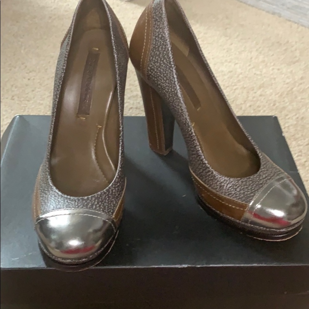 Heels - Picture 2 of 2